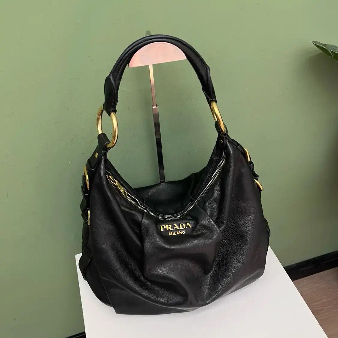 Prada PRADA black cowhide leather logo shoulder bag Size ONE SIZE - 1 Thumbnail