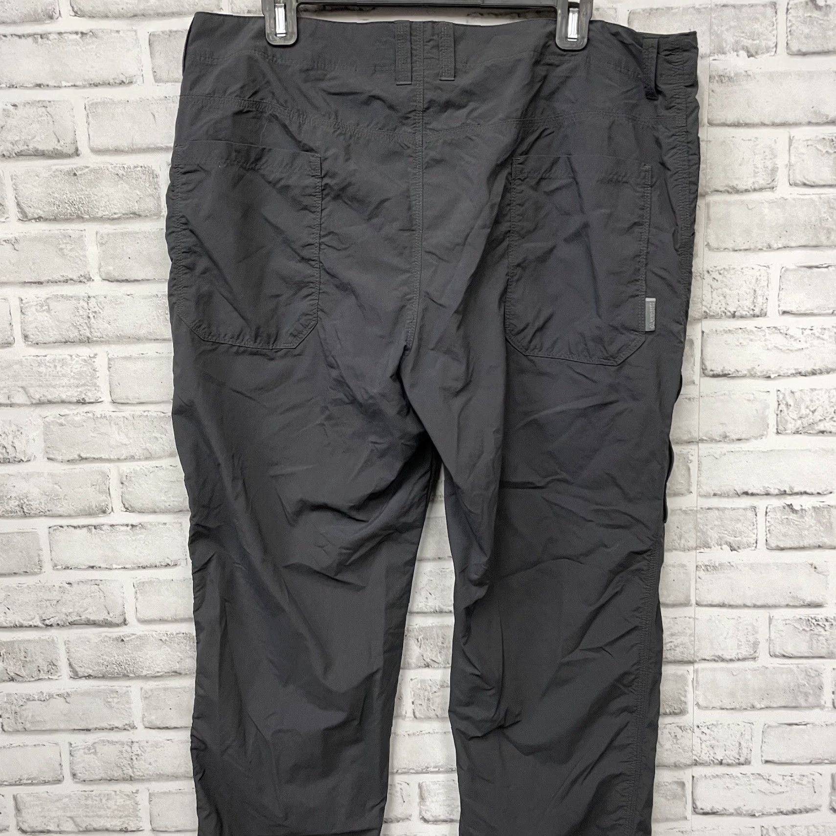 Mountain Hardwear Mountain Hardwear Pants Mens 38x30 Nylon Gray Chino Mountain Hardwear 100% Nylon Pants Mens Size 38x30 Size US 38 / EU 54 - 5 Thumbnail