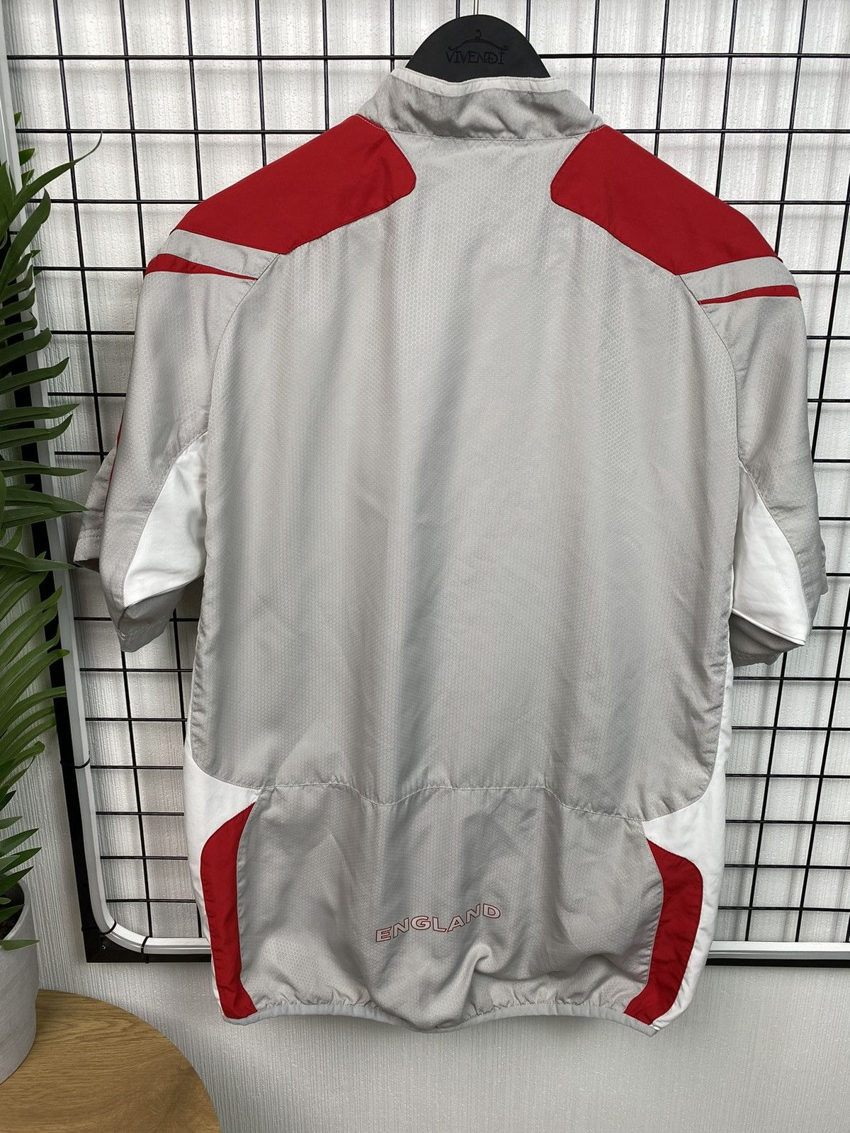 Umbro England Umbro soccer team training jersey L size football Size US L / EU 52-54 / 3 - 17 Thumbnail