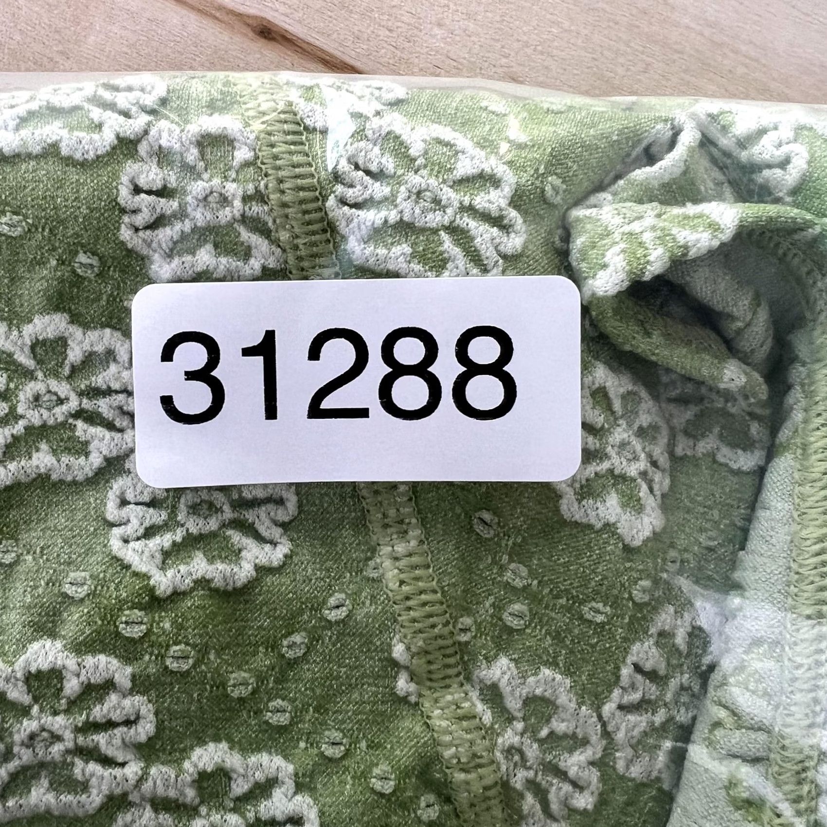 Vintage VINTAGE Green Floral Cropped Tank Top Womens XS/S V Neck Stretch Knit Sleeveless Size XS / US 0-2 / IT 36-38 - 5 Thumbnail