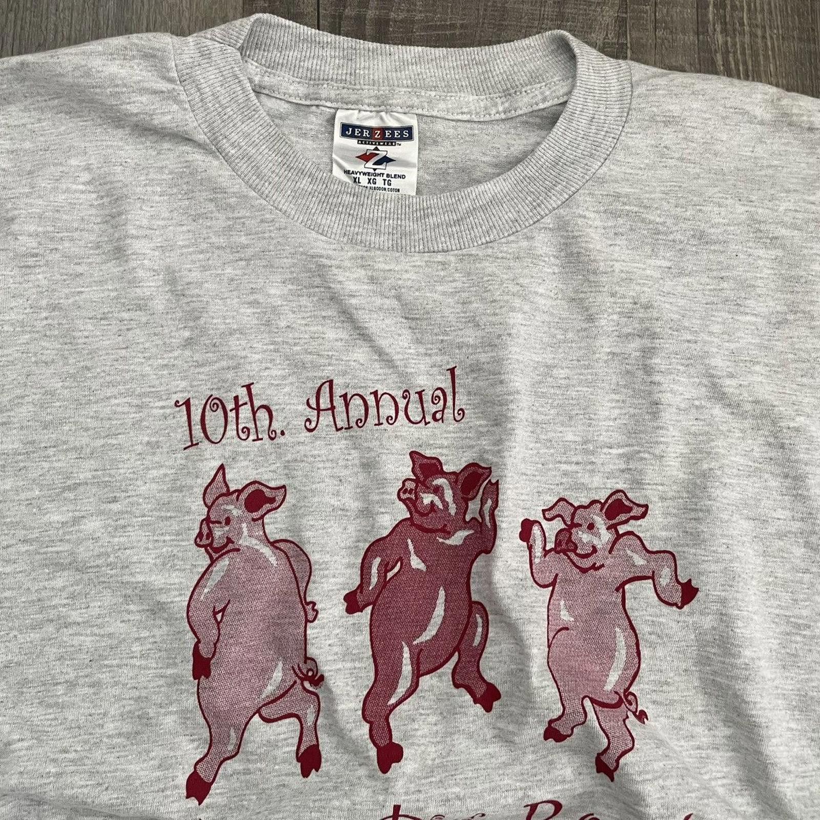 Jerzees JERZEES • VNTG "Pig Roast" Pre Shrunk Tee (XL) Size US XL / EU 56 / 4 - 2 Thumbnail