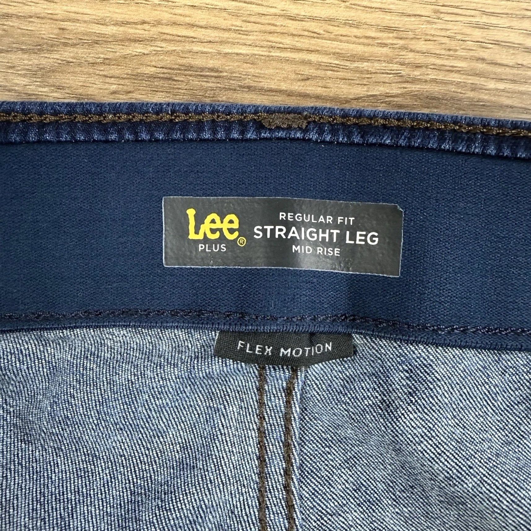 Lee Lee Jeans Womens 18W Plus Blue Flex Motion Regular Fit Straight Leg High Rise 30in Inseam Size 40" / US 18 - 2 Thumbnail