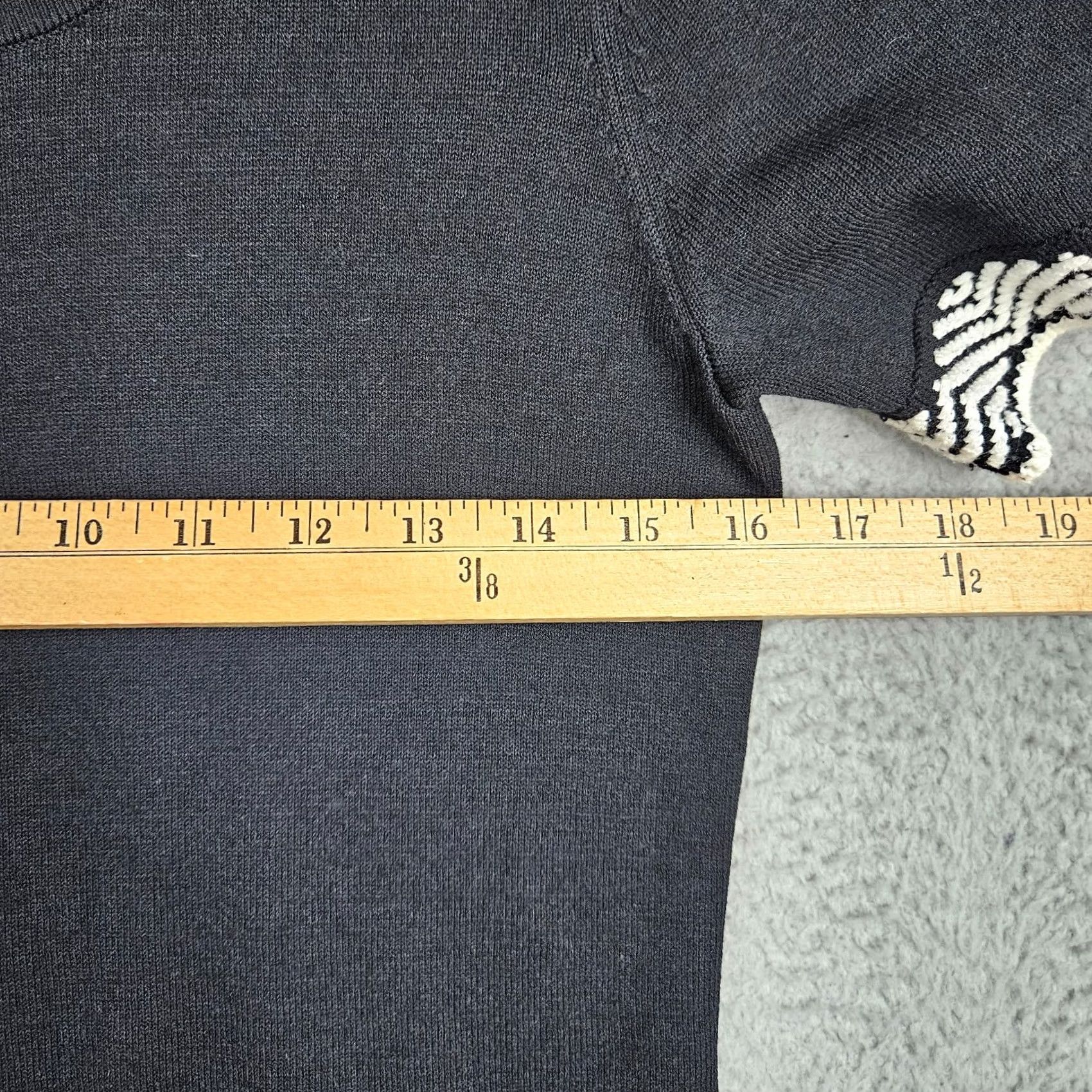 Vintage Ann Taylor Women’s black Knit Short sleeve Round neck top Size S Size S / US 4 / IT 40 - 2 Thumbnail