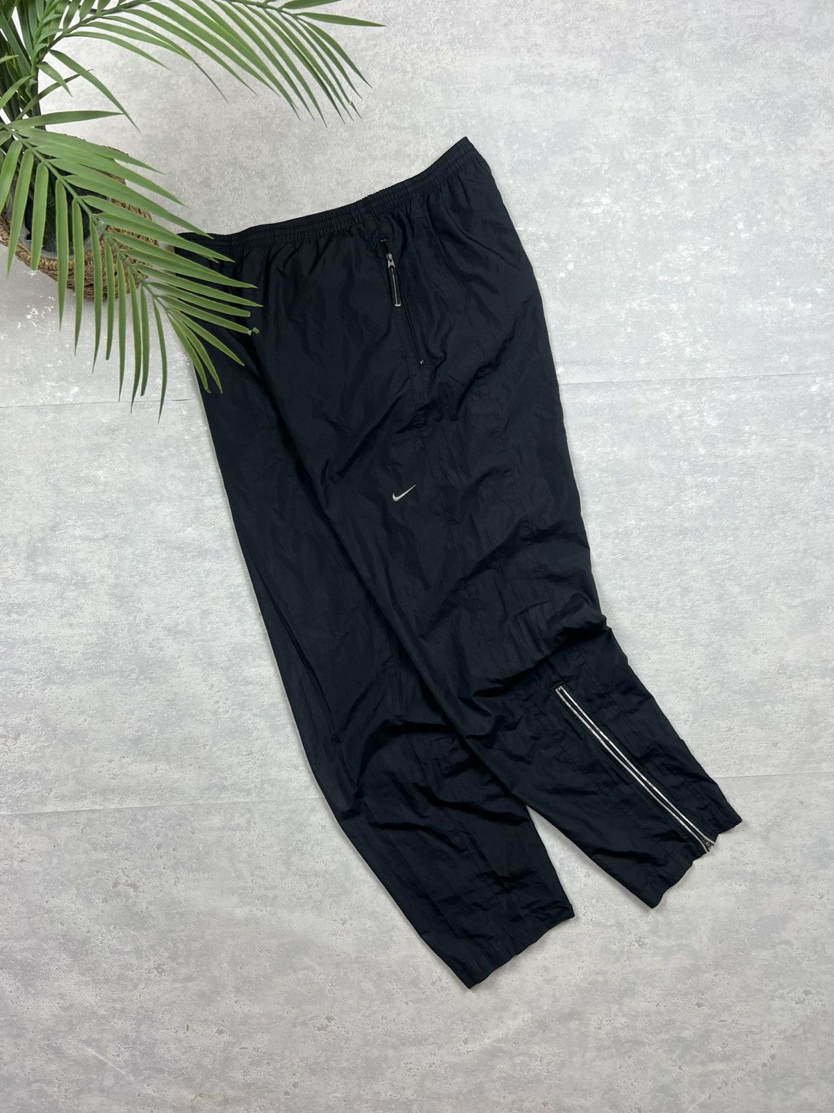 Nike 90s Nike Swoosh Vintage Drill Gorpcore Parachute Nylon Pants Size US 32 / EU 48 - 2 Thumbnail