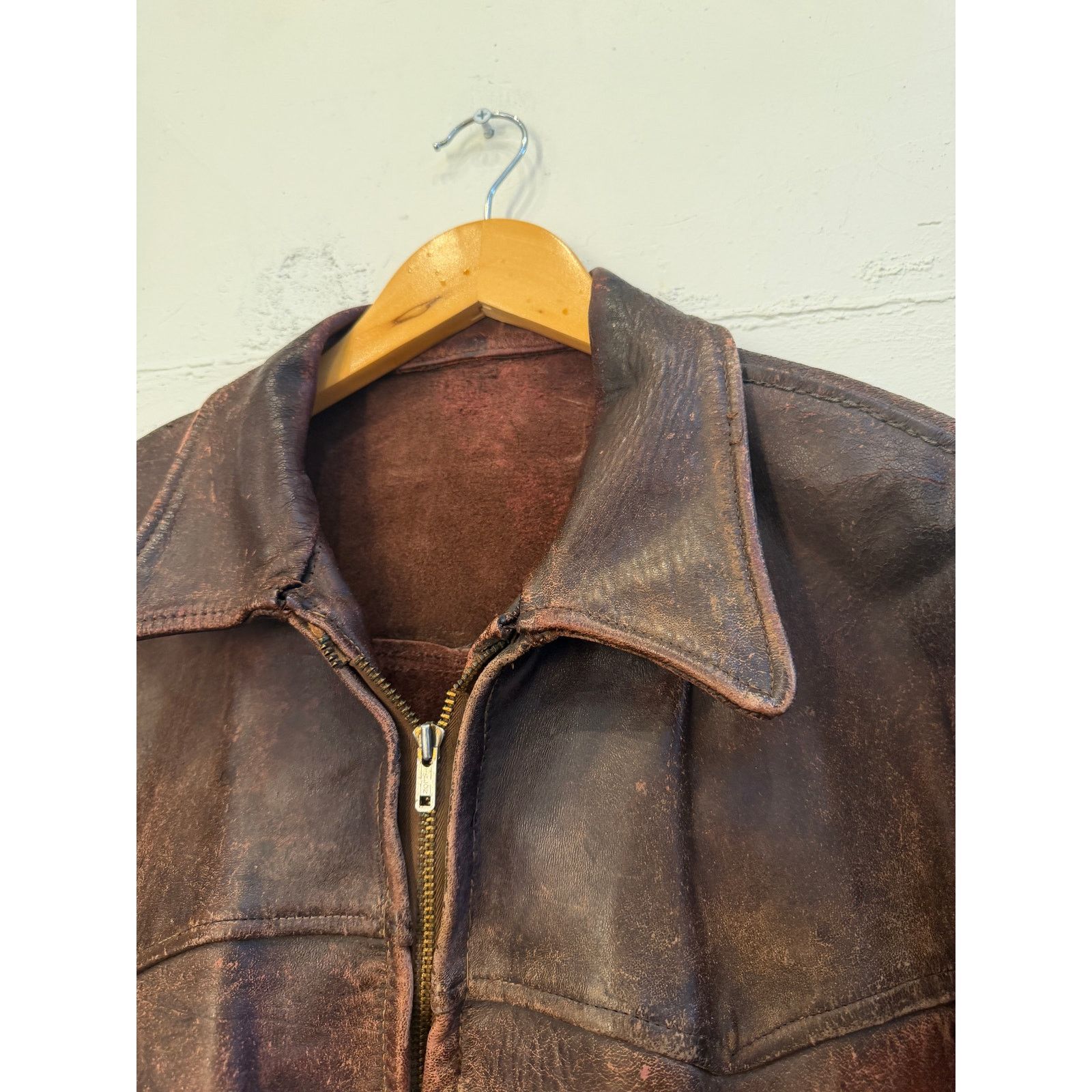 Vintage Vintage Brown Thrashed Plaid Lined Leather Jacket Size US XL / EU 56 / 4 - 6 Thumbnail