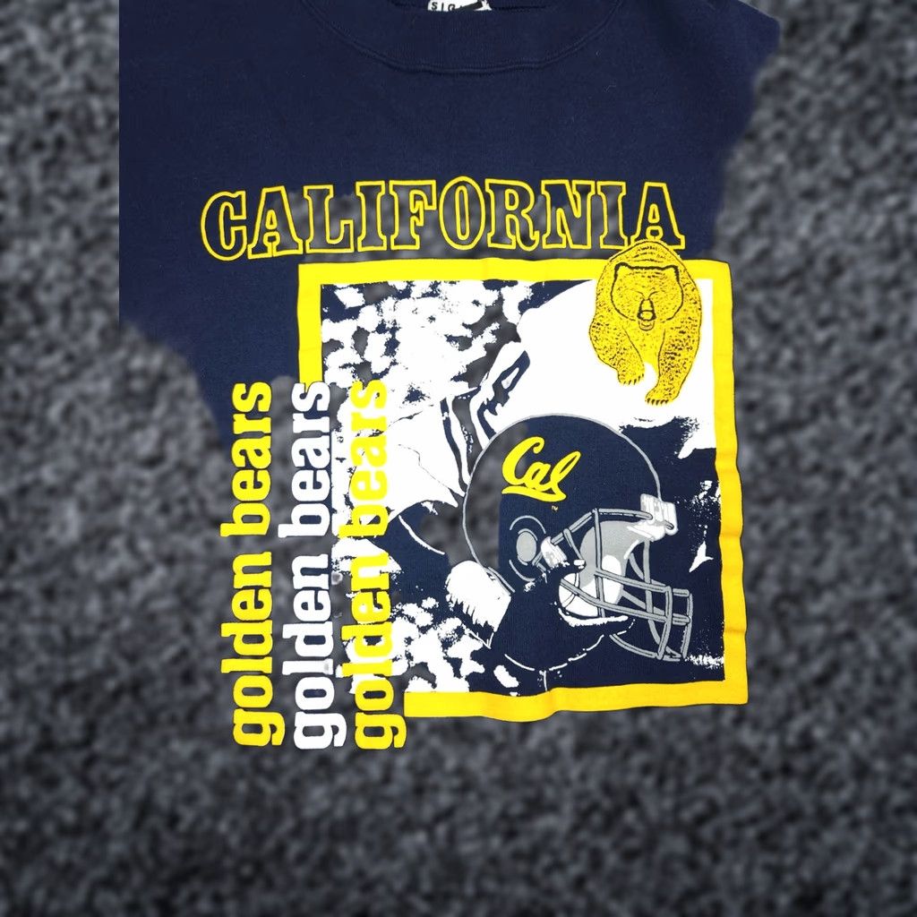 Vintage VINTAGE UC Berkeley Cal Bears Sweatshirt Men XL Navy Graphic Made USA Shirt Pullover Crew Neck Long Sleeve Cotton Blend Fleece Logo 90s University Size US XL / EU 56 / 4 - 1 Thumbnail