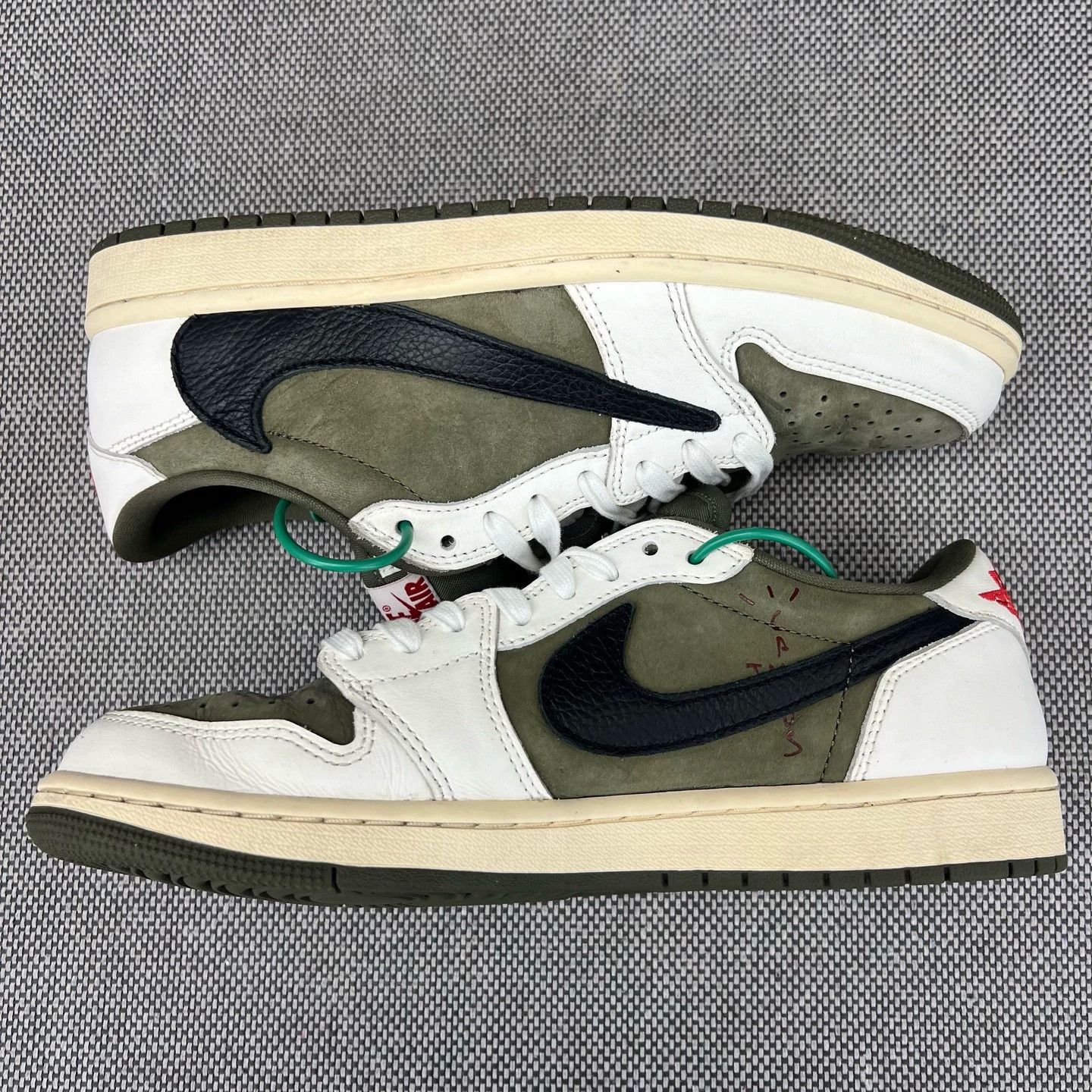 Hermes AJ1 Low TS, Beige/Green Reverse Swoosh 8.0 Size US 8 / EU 41 - 6 Thumbnail