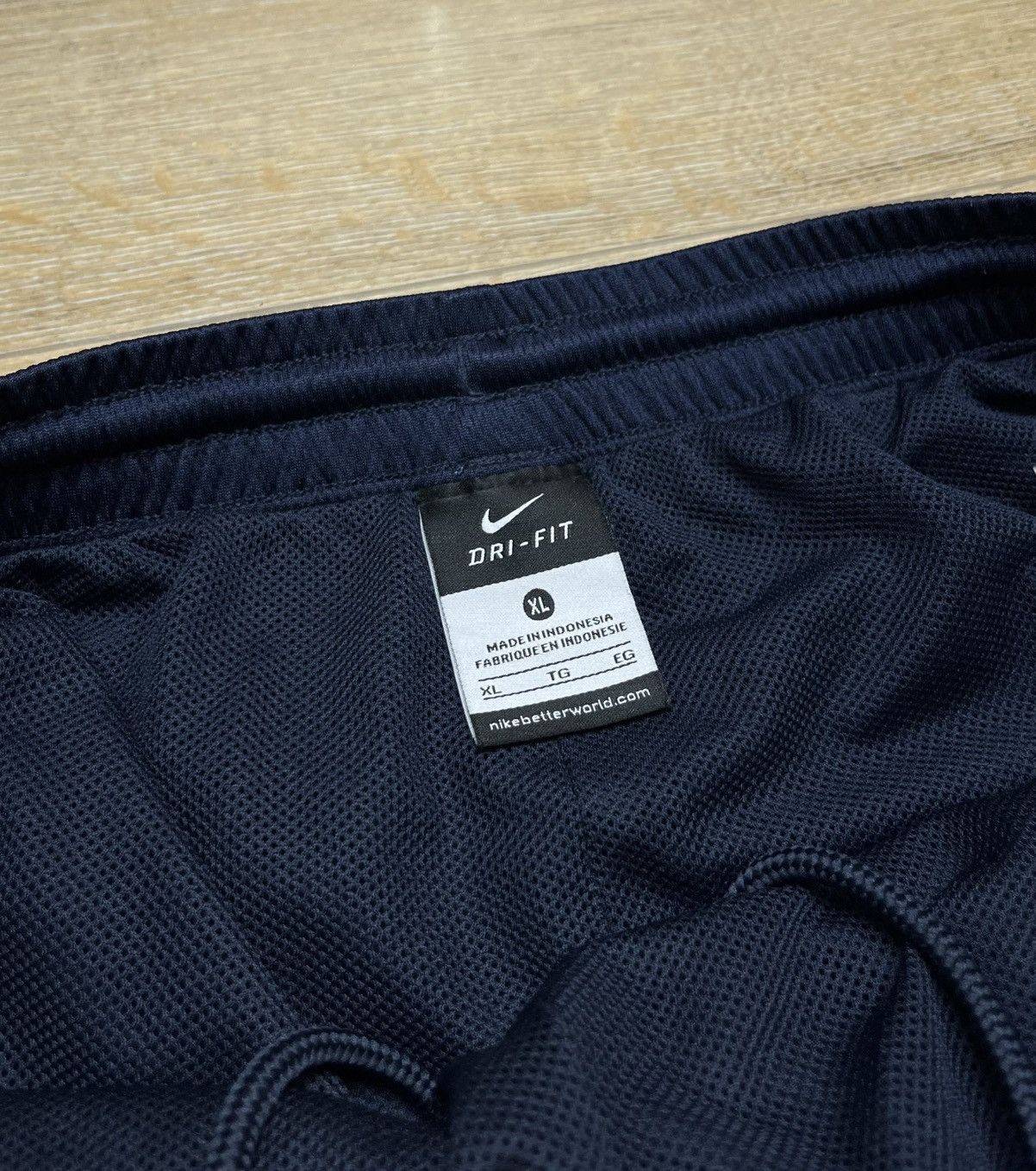 Nike Vintage Nike Nylon Swoosh Baggy Track Pants 00s Size US 36 / EU 52 - 9 Thumbnail