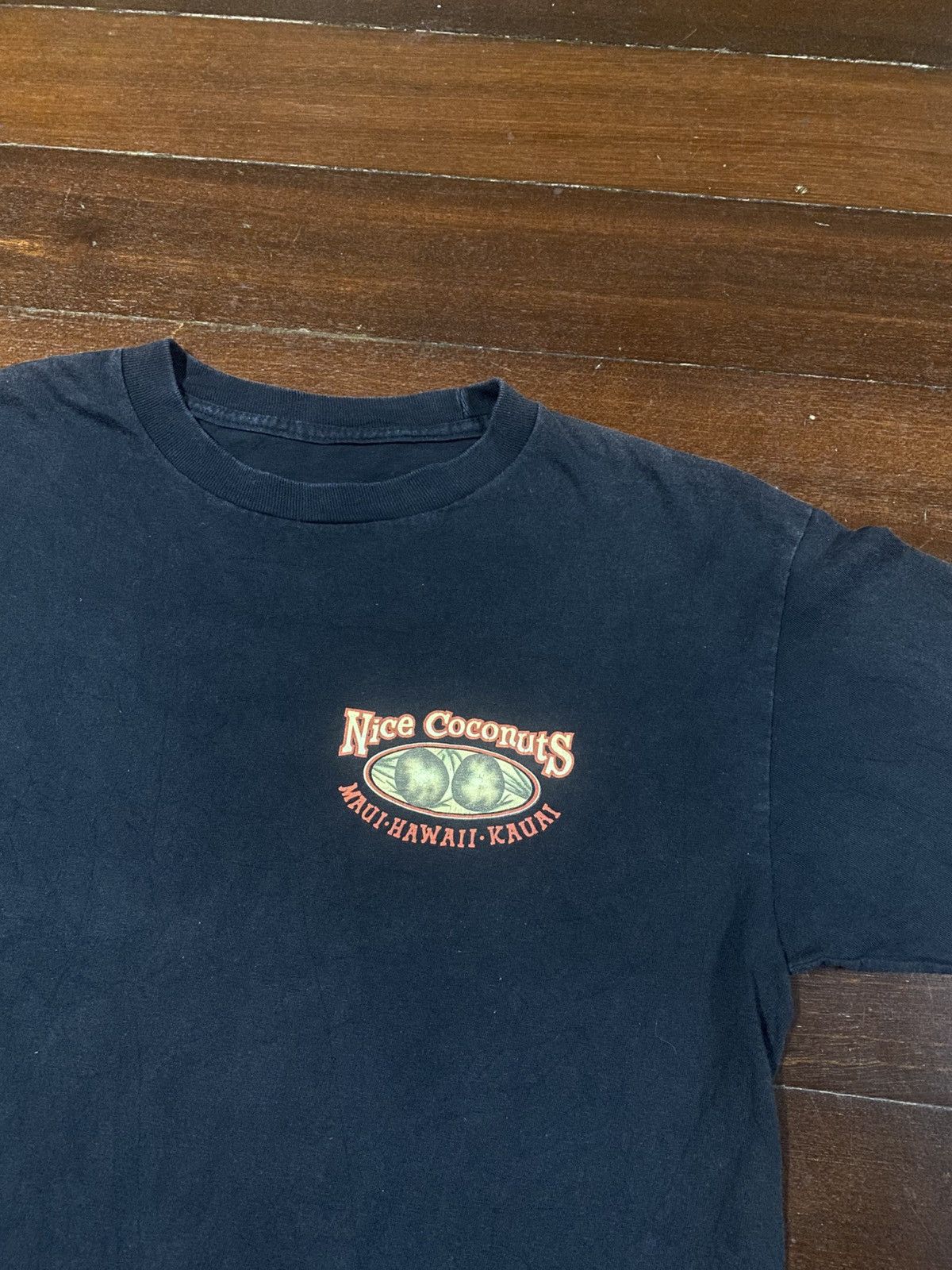 Vintage Vintage Hawaii parody nice coconuts grown naturally Tee Size US L / EU 52-54 / 3 - 7 Thumbnail