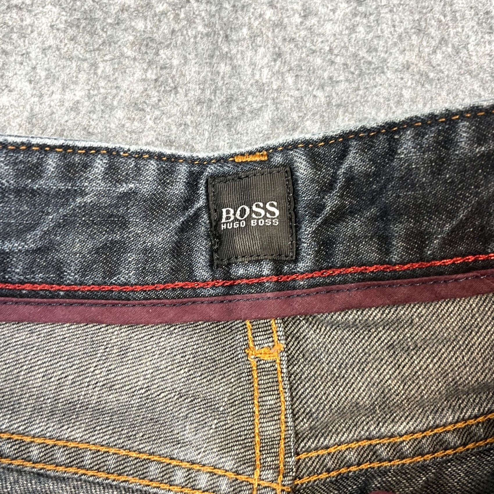 Hugo Boss HUGO BOSS Kansas Jeans Regular 30 30 Dark Wash Blue Denim 5-Pocket Design Mens Jeans Size US 30 / EU 46 - 7 Thumbnail