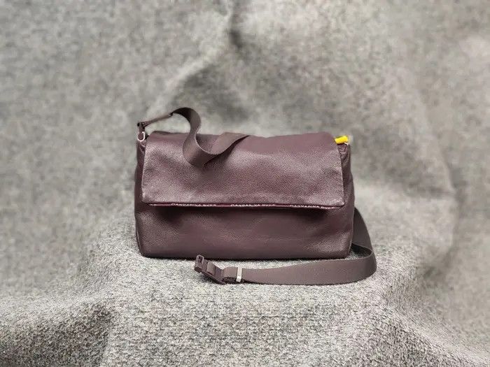 Mandarina Duck Mandarin Duck Design Dark purple leather Crossbody Bag Size ONE SIZE - 1 Thumbnail