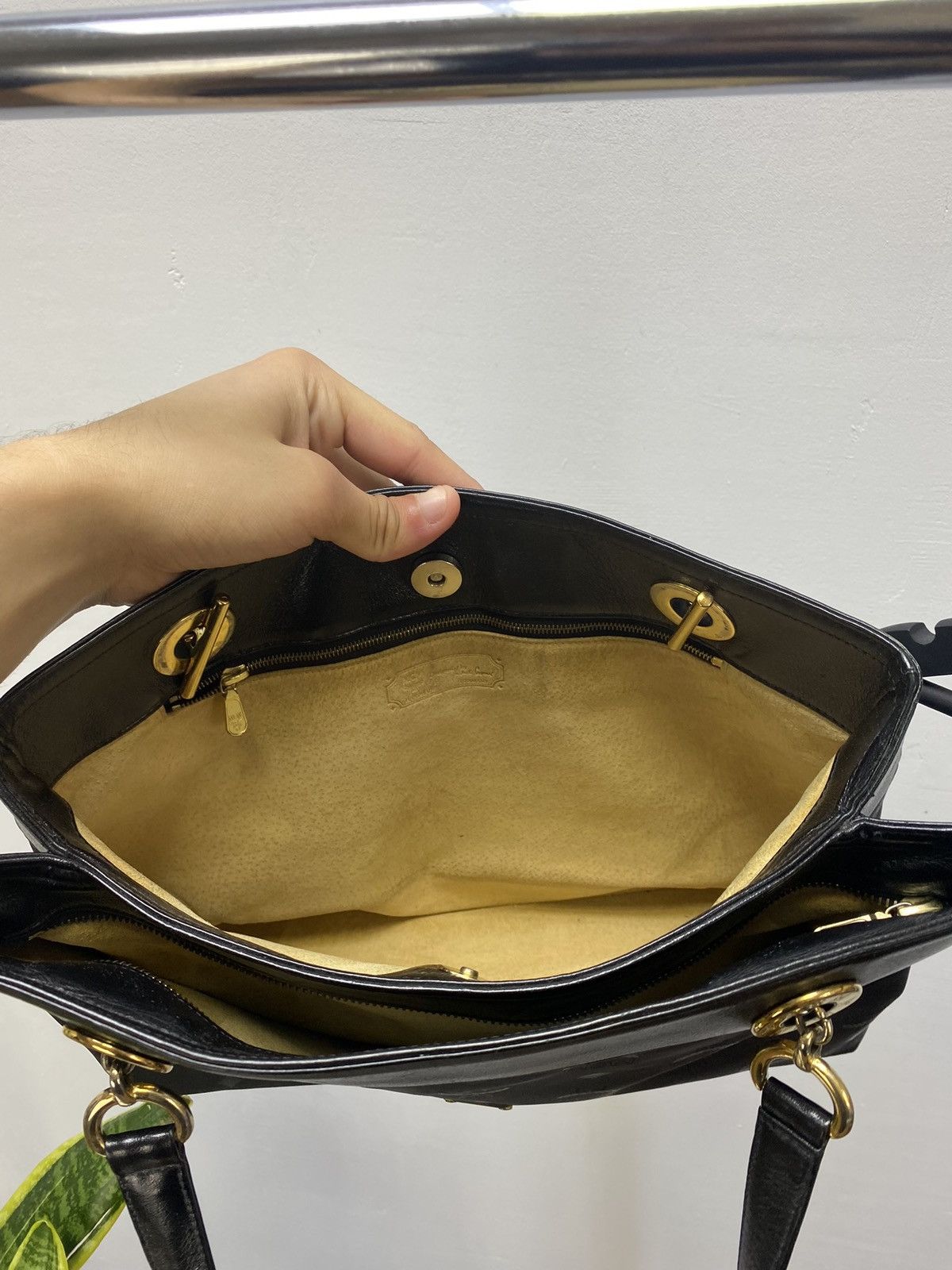Japanese Brand × MCM MCM Tote Bag Vintage Leather Bag Made in Germany Size ONE SIZE - 12 Thumbnail