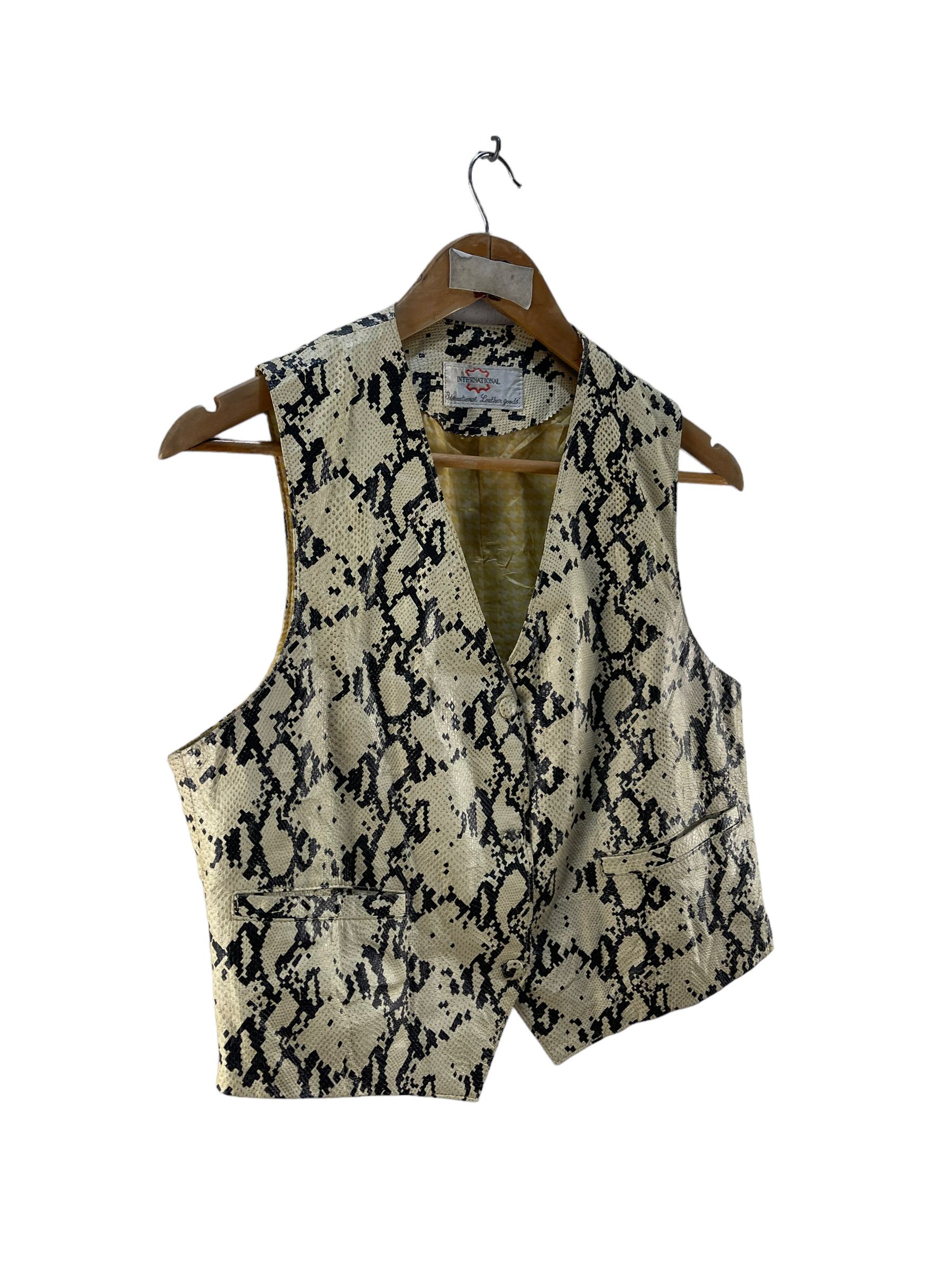 Japanese Brand × Leather Vintage International Leather Goods Vest Size US XS / EU 42 / 0 - 4 Thumbnail