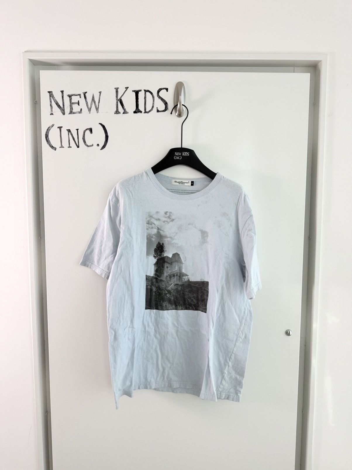 Undercover Undercover Psycho Bates House T Shirt Size US XL / EU 56 / 4 - 1 Thumbnail