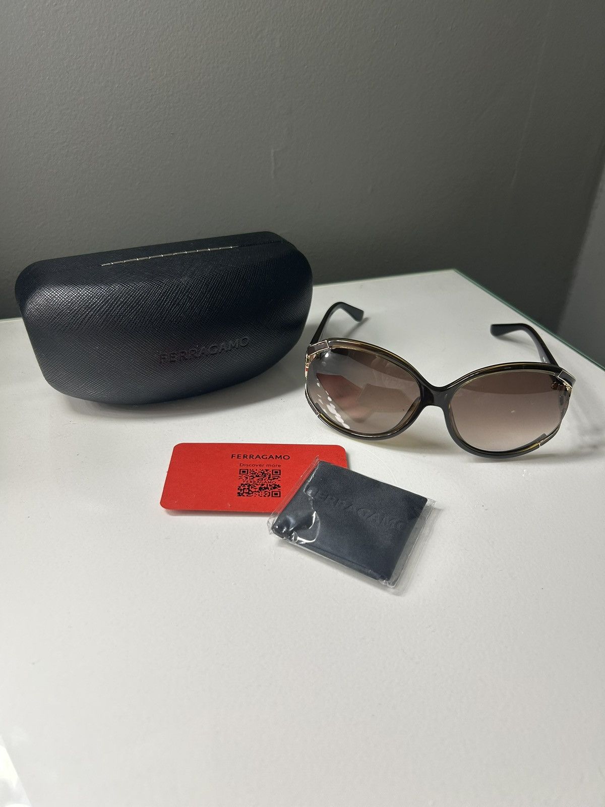 Salvatore Ferragamo Salvatore Ferragamo SF600S Brown Oval Shaped Sunglasses Size ONE SIZE - 2 Thumbnail