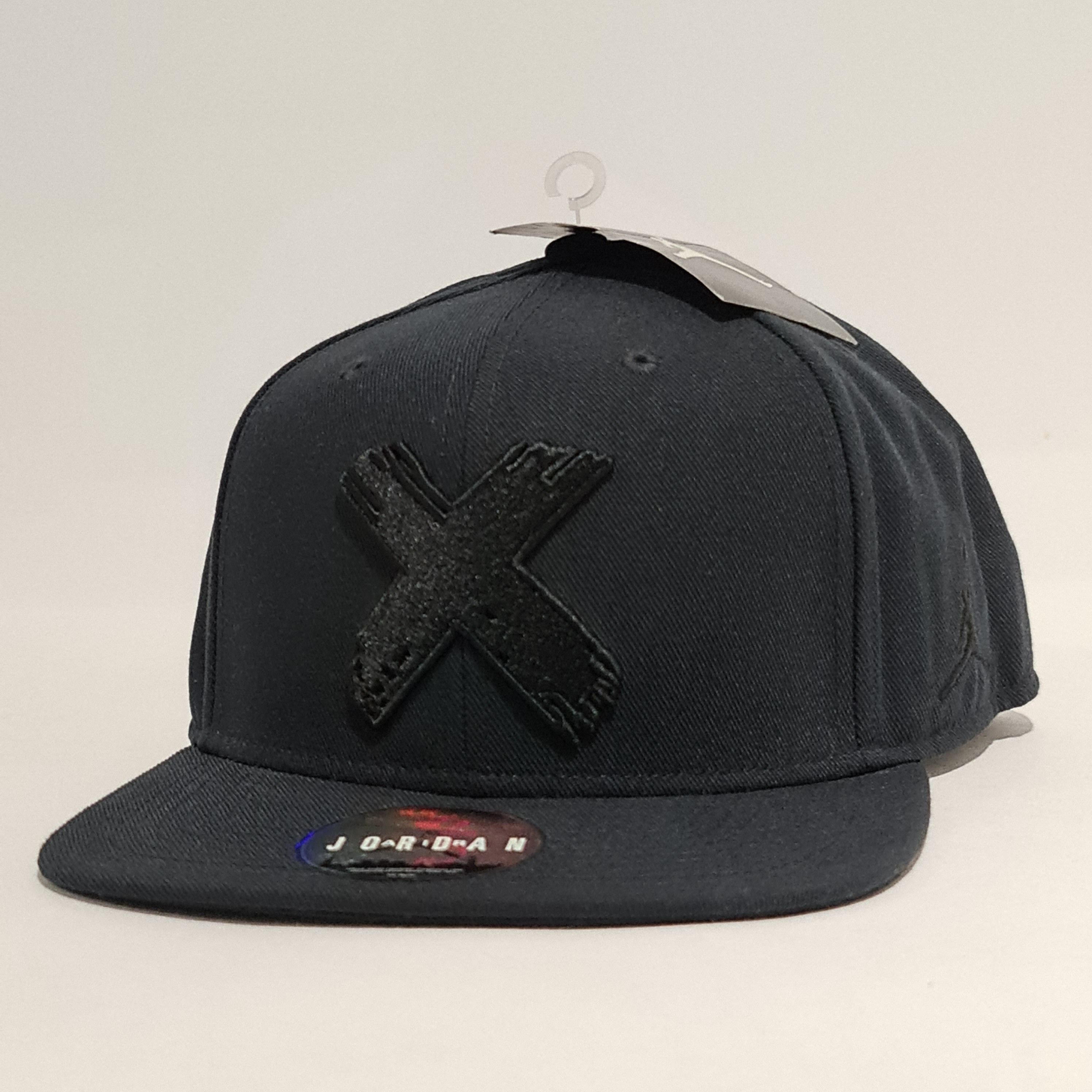 Jordan Brand Jordan Cap Snapback 'Banned' Triple Black Size ONE SIZE - 1 Thumbnail