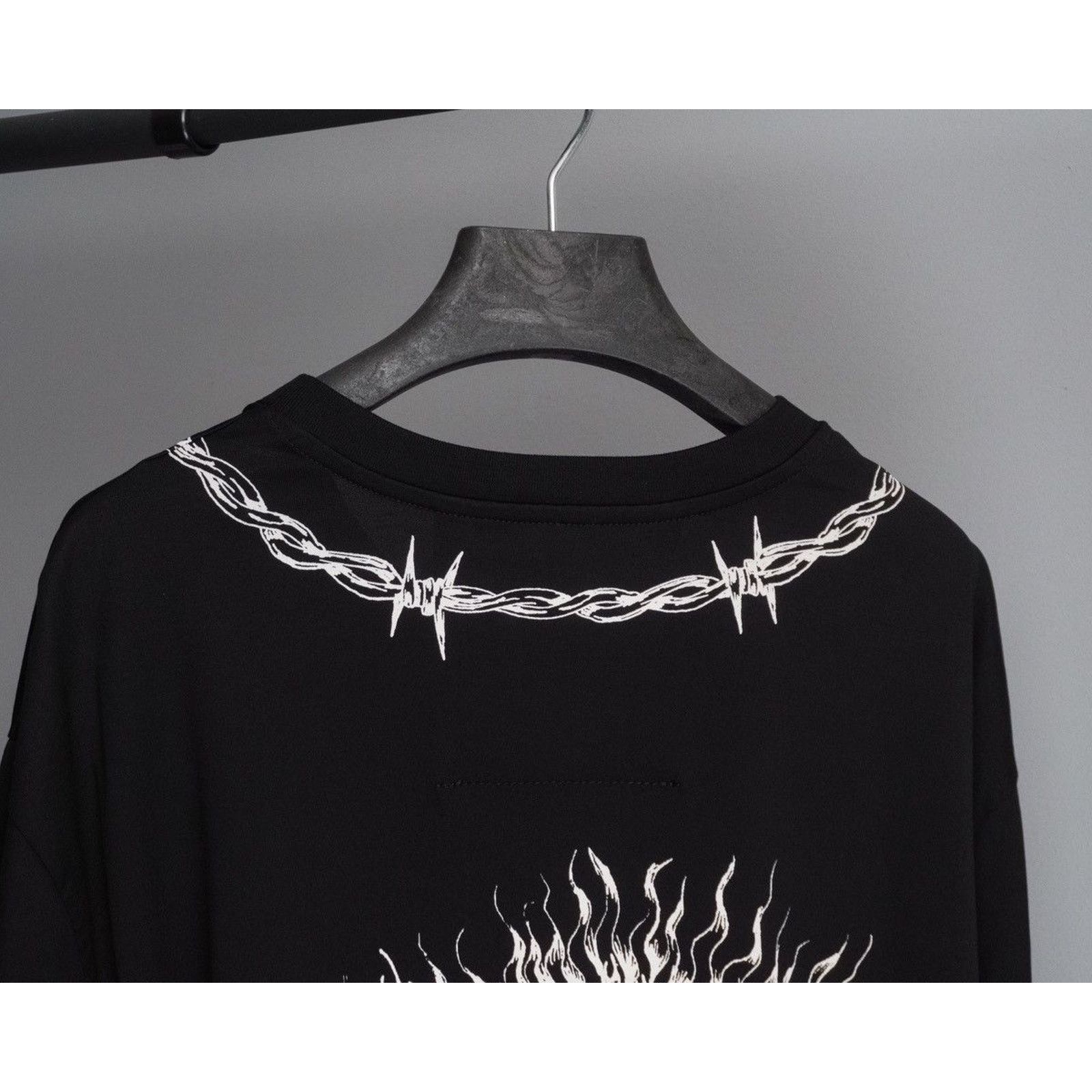 Givenchy Givenchy barbed black gothic printed tee oversized shirt Size US L / EU 52-54 / 3 - 11 Thumbnail
