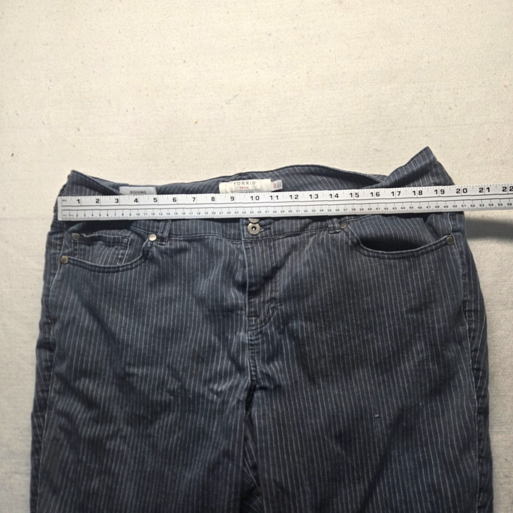 Torrid Torrid Pants Chino Casual Work First At Fit Adult Women's Plus Size 22 Gray Twill Front Button Pockets Logo Size 40" / US 18 - 4 Thumbnail