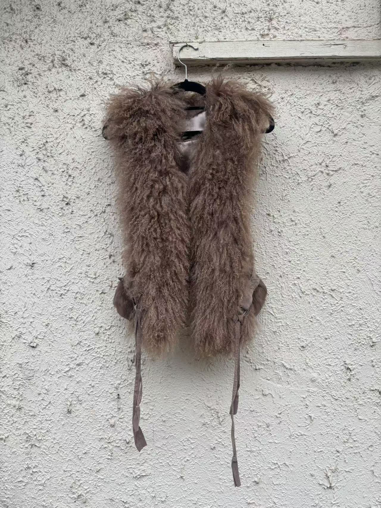 Japanese Brand japanese brand gyaru shearling fur vest adjustable waist Size M / US 6-8 / IT 42-44 - 2 Thumbnail