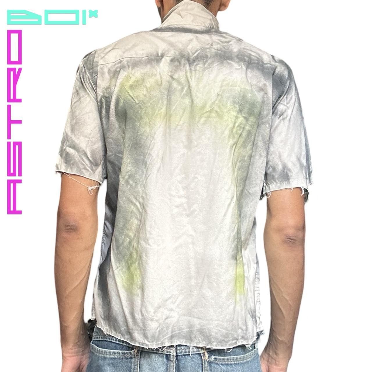 Uniqlo ASTROBOI X UNIQLO TAN AIRBRUSHED BUTTON UP SHIRT _ MEDIUM Size US S / EU 44-46 / 1 - 4 Thumbnail