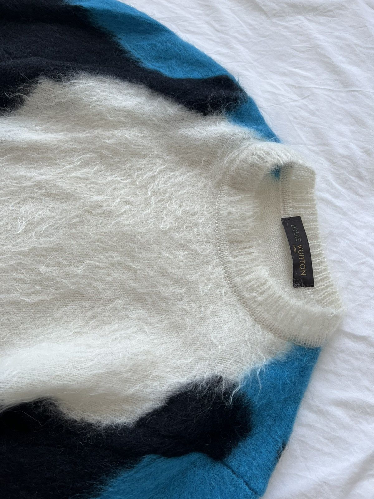 Louis Vuitton Legendary mohair knit from the SS17 runway Size US M / EU 48-50 / 2 - 4 Thumbnail