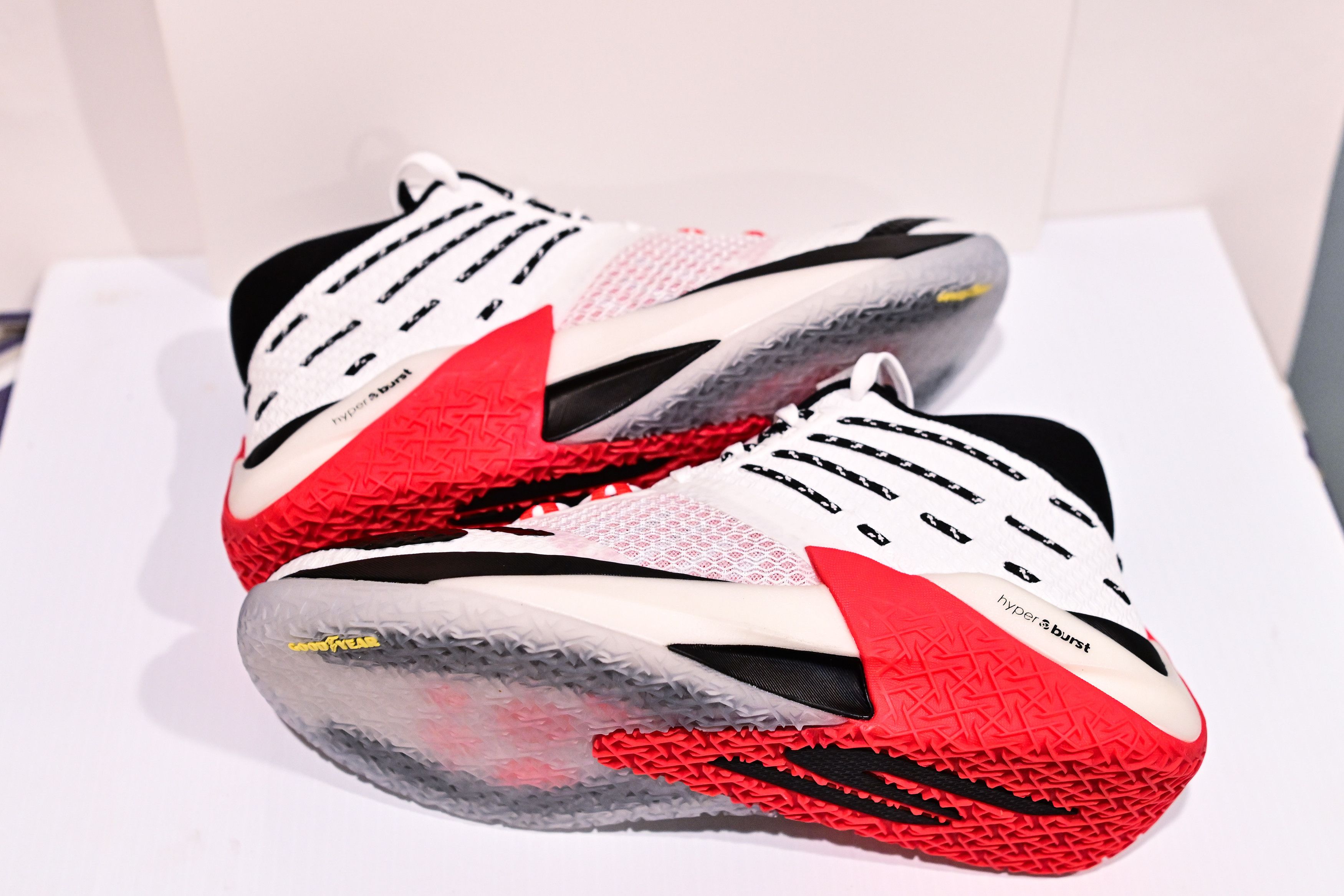SKECHERS SKX Reign Size US 9.5 / EU 42-43 - 2 Thumbnail