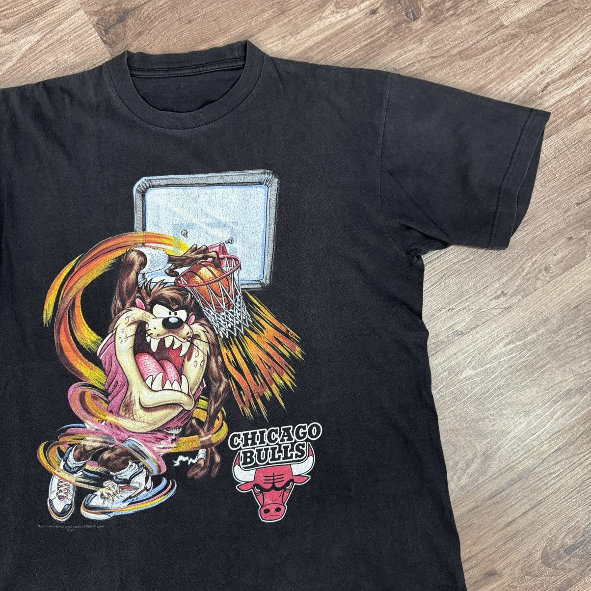 Vintage Vintage 90s Taz Chicago Bulls NBA T Shirt Tee Looney tunes Size US L / EU 52-54 / 3 - 3 Thumbnail