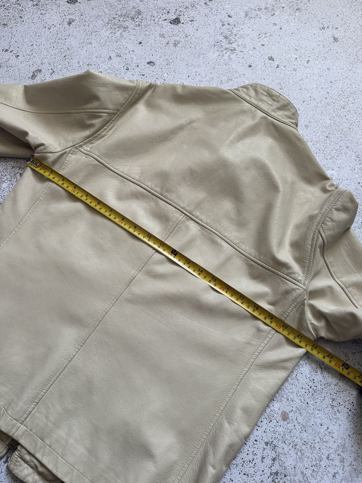 Versace Vintage 90s Versace classic v2 ostrich leather jacket Size US M / EU 48-50 / 2 - 21 Thumbnail