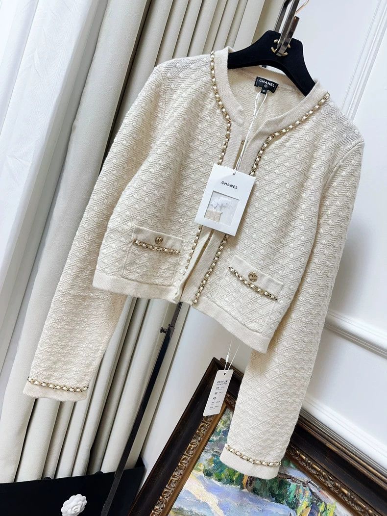 Chanel Chanel 23b beige leather wear chain rolled edge two pocket Size S / US 4 / IT 40 - 1 Thumbnail