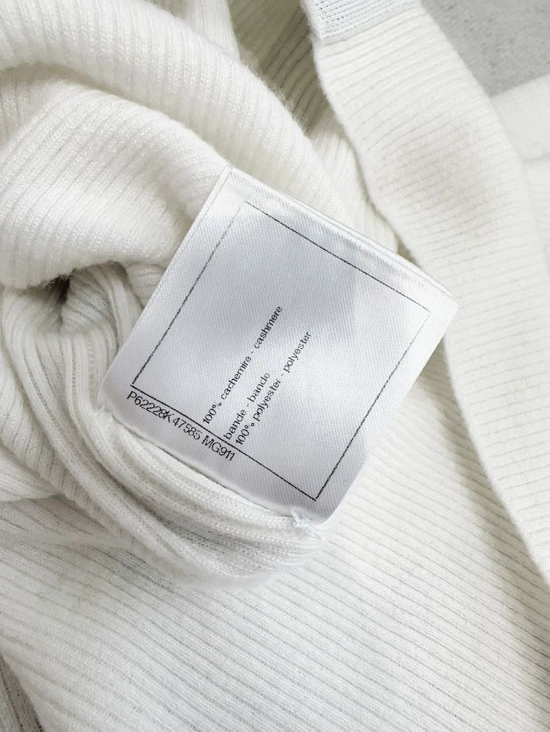 Chanel Chanel Logo on both sides white black border round neck lo Size S / US 4 / IT 40 - 8 Thumbnail