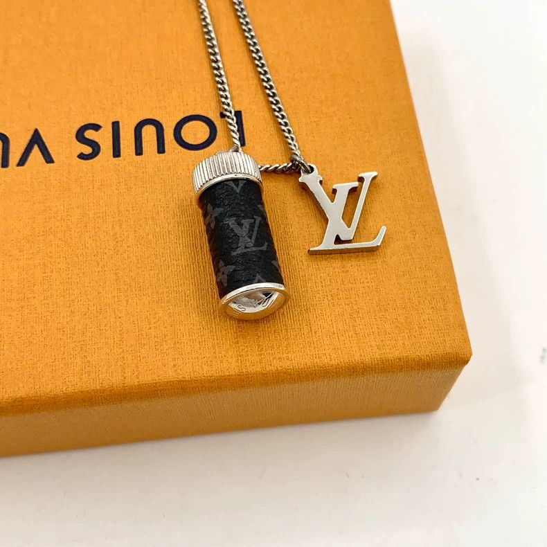 Louis Vuitton Louis Vuitton Silver Reading Perfume Bottle Necklace Size ONE SIZE - 3 Thumbnail