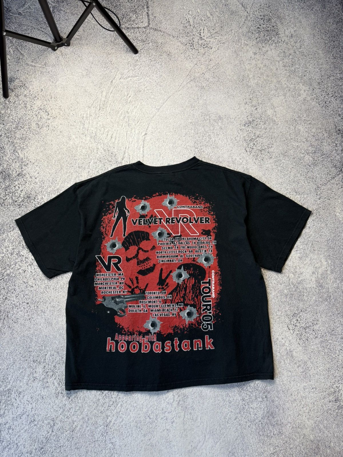 Band Tees Vintage Contraband Velvet Revolver Tour’05 T Shirt Size US XL / EU 56 / 4 - 18 Thumbnail