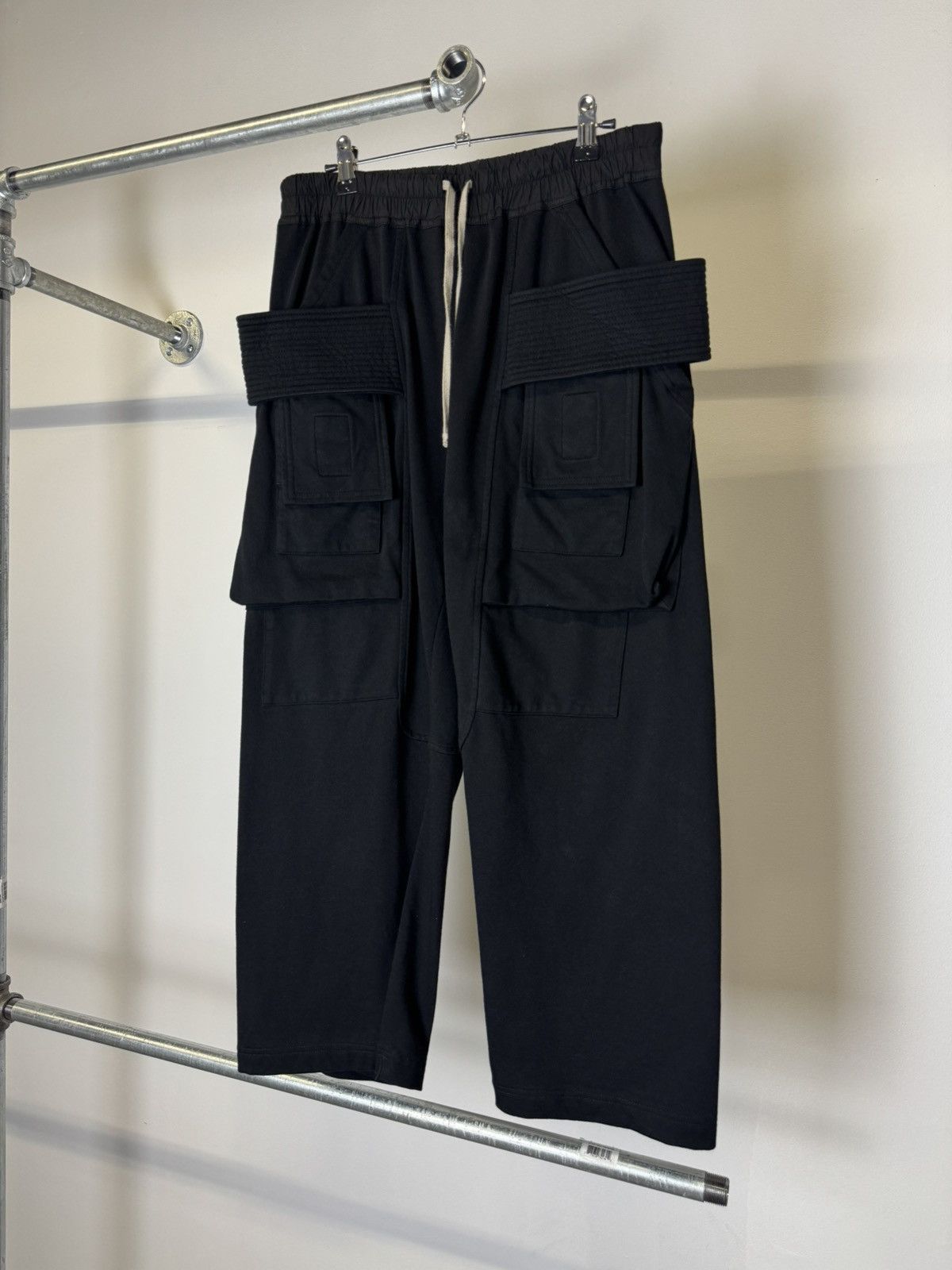 Rick Owens Rick owens cropped creatch cargo sweatpants Size US 30 / EU 46 - 1 Thumbnail