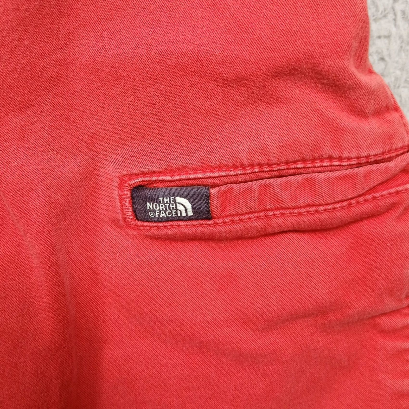 The North Face VINTAGE The North Face Red Chino Shorts Mens 36 Cotton Casual Outdoor Size US 36 / EU 52 - 4 Thumbnail