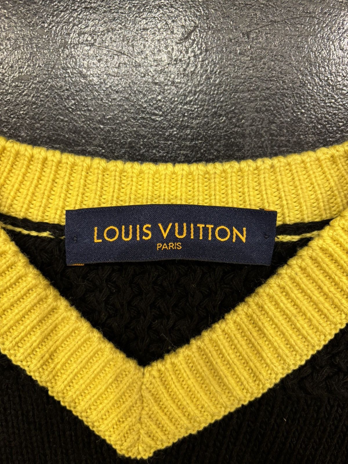 Louis Vuitton Louis Vuitton Football Jersey Knit Swetaer Size US L / EU 52-54 / 3 - 3 Thumbnail
