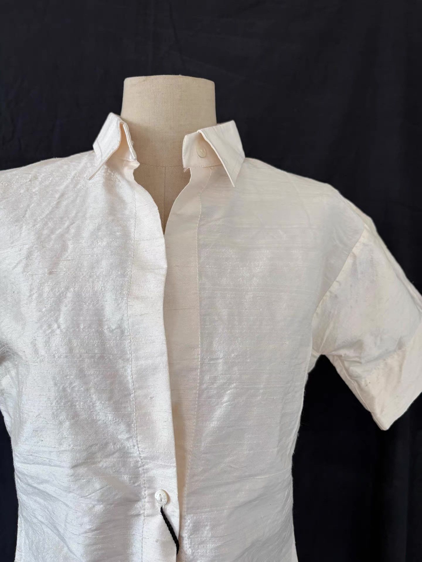 Dolce & Gabbana Dolce & Gabbana Women's White Silk Short-Sleeve Blouse Ｑ21 Size M / US 6-8 / IT 42-44 - 7 Thumbnail