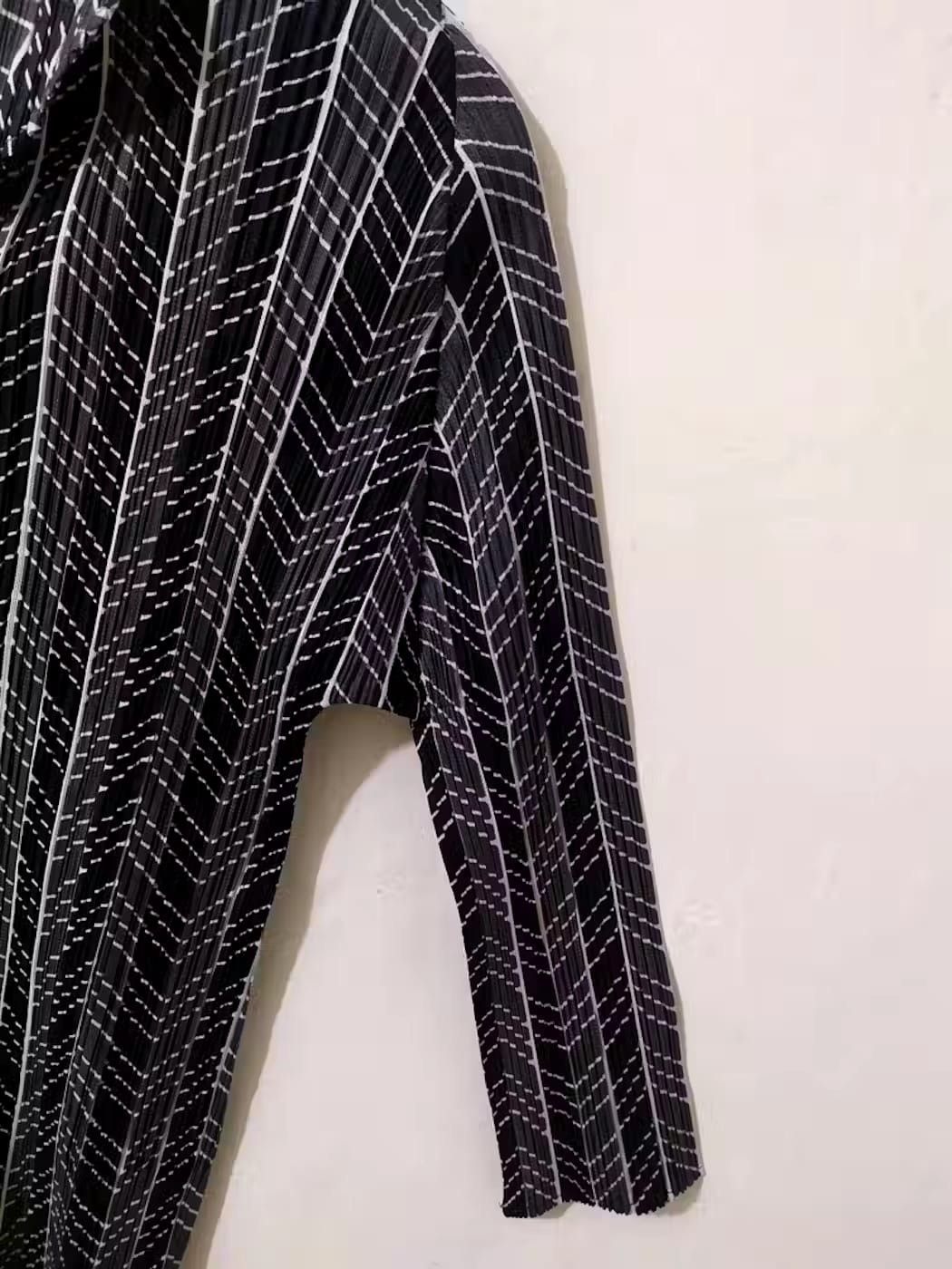 Pleats Please Issey Miyake PLEATS PLEASE ISSEY MIYAKE LONGSLEEVE STRETCHABLE WOMEN Size L / US 10 / IT 46 - 4 Thumbnail