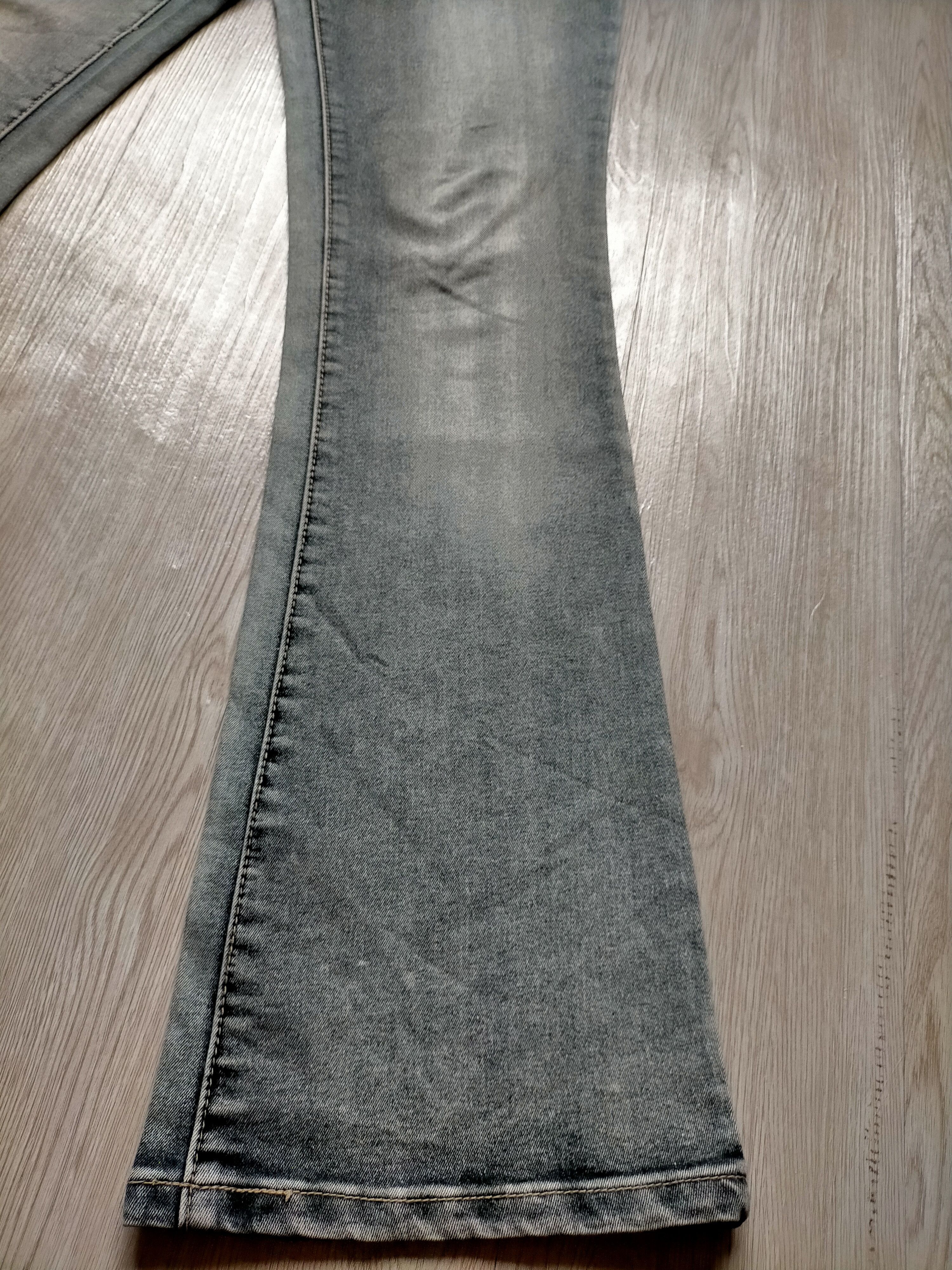 Japanese Brand Flare Jeans Embroidered floral Low rise Stretch Denim Size US 30 / EU 46 - 9 Thumbnail