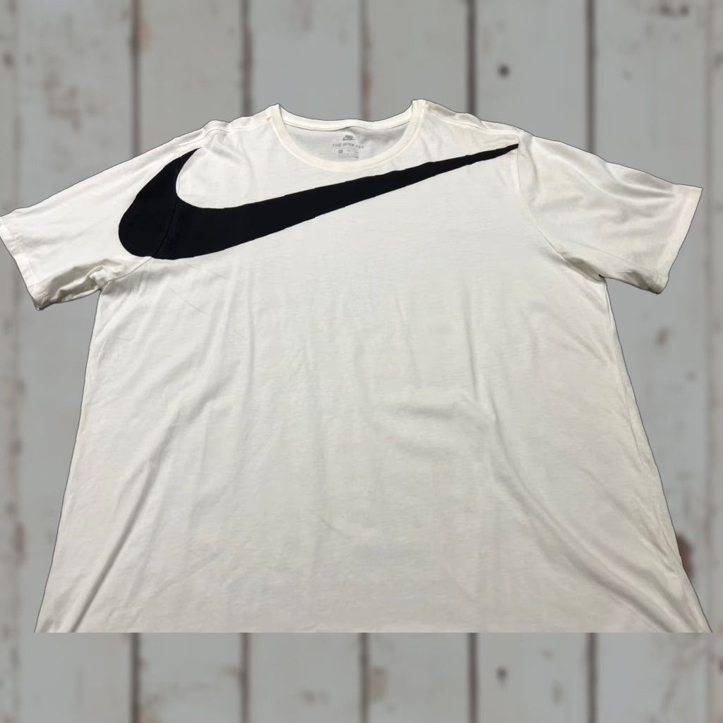 Nike VINTAGE NIKE WHITE T-SHIRT GIANT SWOOSH LOGO TEE SIZE XXL 2XL UNISEX ADULTS Size US XXL / EU 58 / 5 - 1 Thumbnail