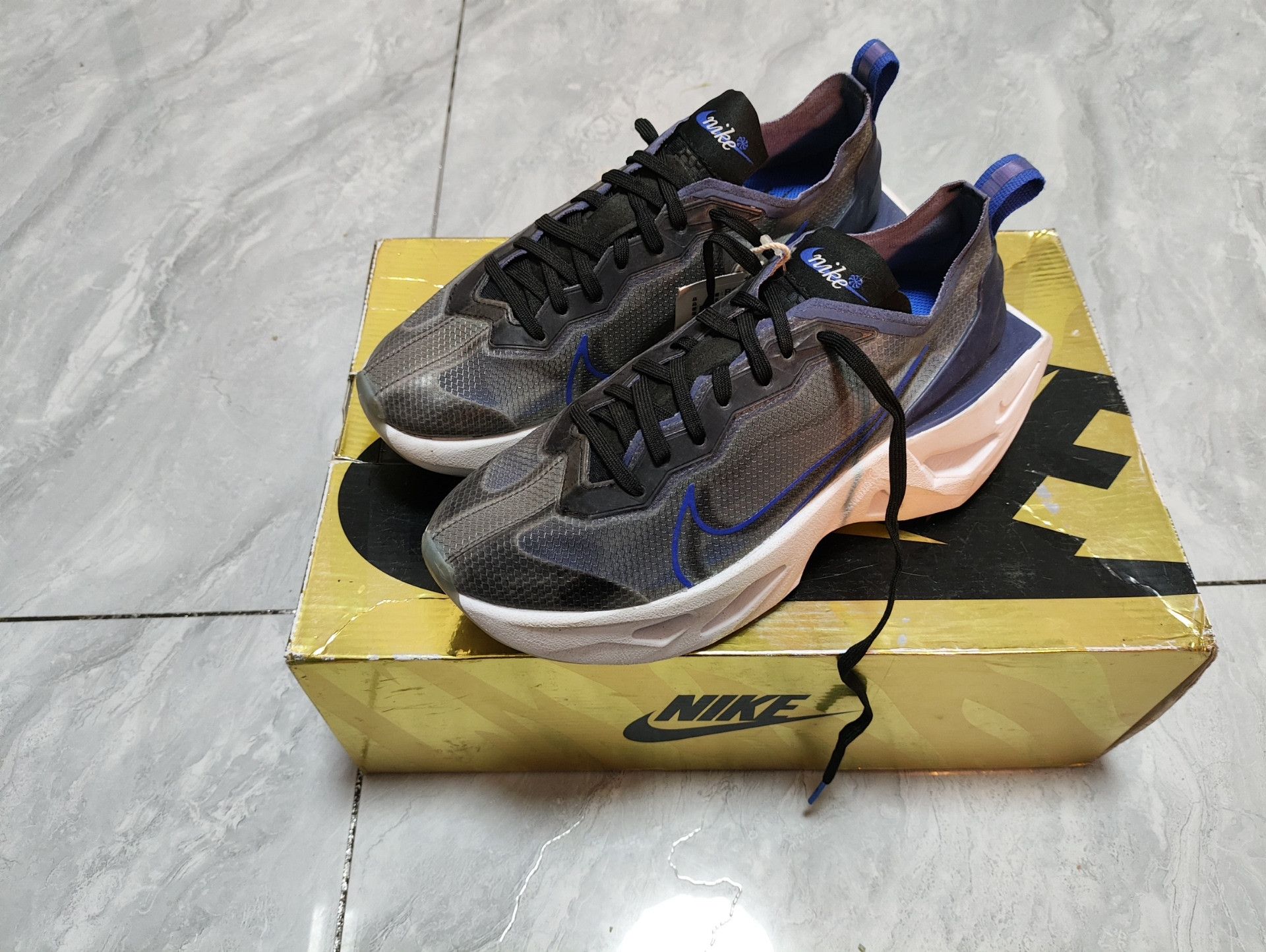 Nike Nike ZOOM Blue Lowtop Sneakers us_7-5 Women Size US 7.5 / IT 37.5 - 1 Thumbnail