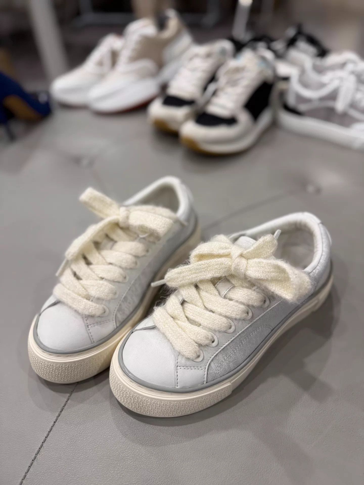 Dior Dior B33 New Embossed Logo ThickSole White Sneaker Size US 5.5 / IT 35.5 - 4 Thumbnail
