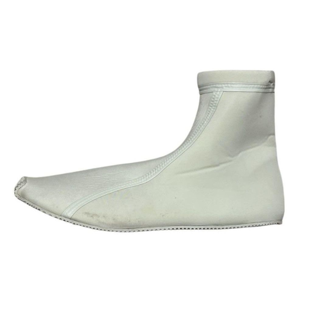 Adidas × Kanye West YEEZY SCUBA BOOT WHITE 2019 SAMPLE MADE BY ADIDAS Size US 11 / EU 44 - 4 Thumbnail