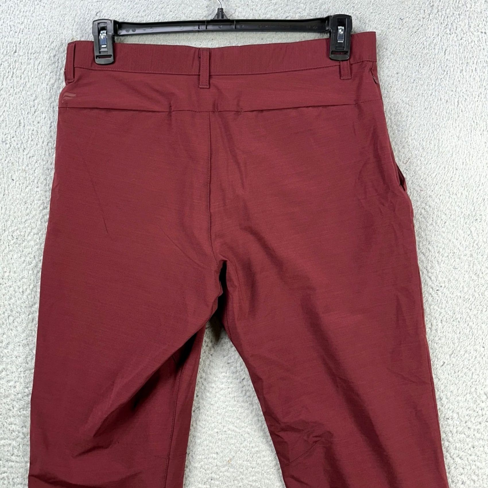 Fabletics Fabletics Golf Pants Mens Medium Maroon Flat Front Pockets Straight Outdoor Logo Size US 31 - 3 Thumbnail