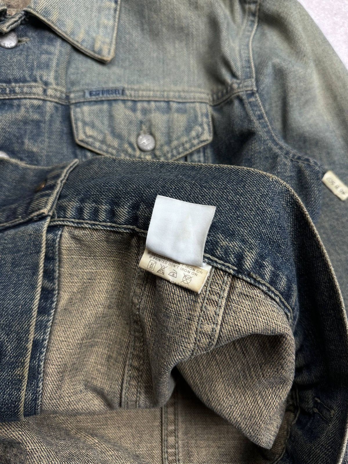 Diesel Vintage Diesel Womans Grunge Perfect Faded Denim Jacket L Size L / US 10 / IT 46 - 8 Thumbnail
