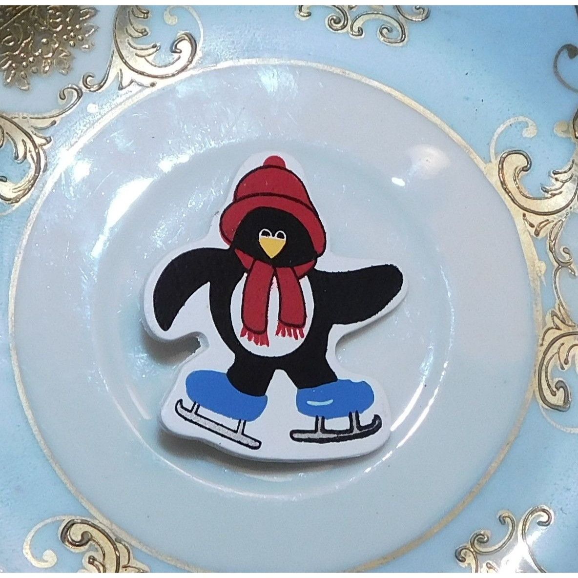 Other Kidcore Winter Ice Skating Penguin Brooch Size ONE SIZE - 2 Thumbnail