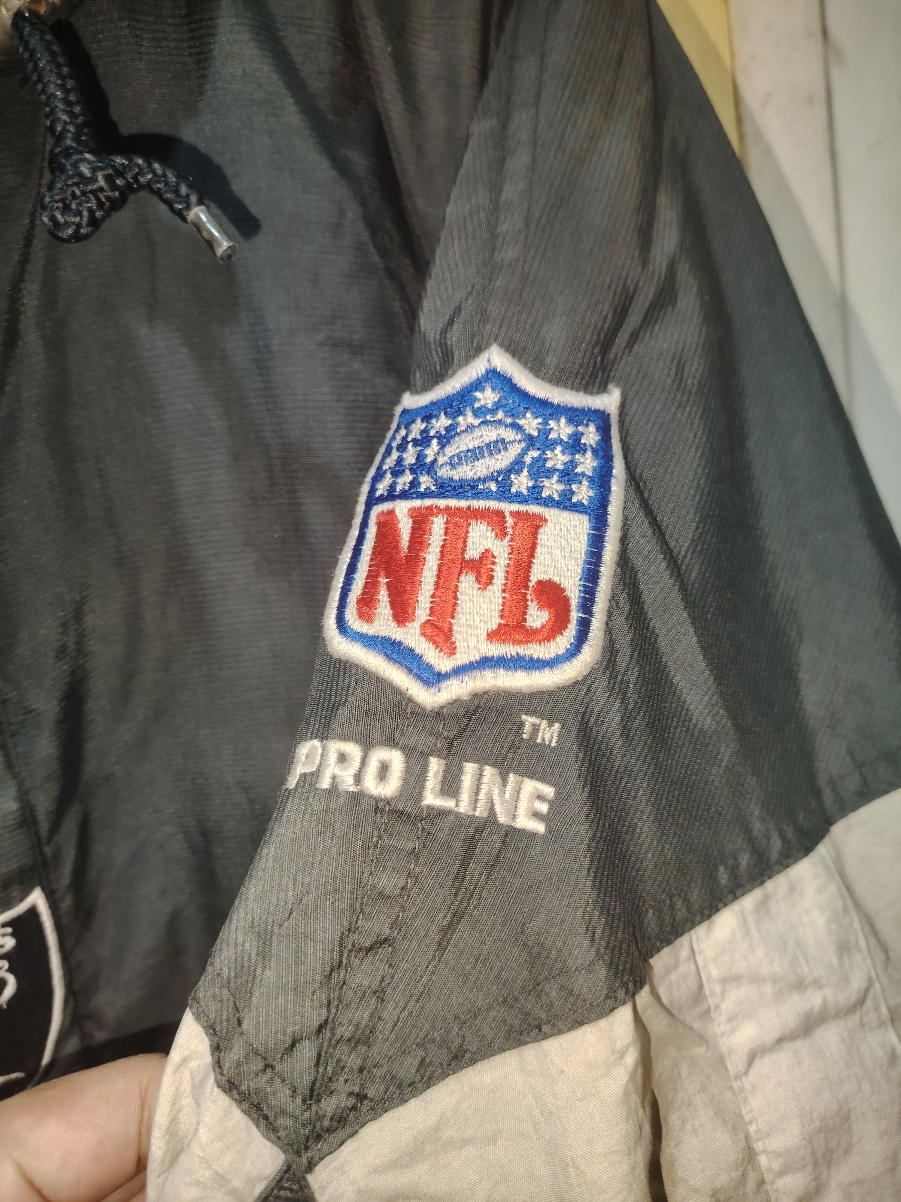 Vintage Vintage 1990's Oakland Raiders Jacket Size US M / EU 48-50 / 2 - 6 Thumbnail