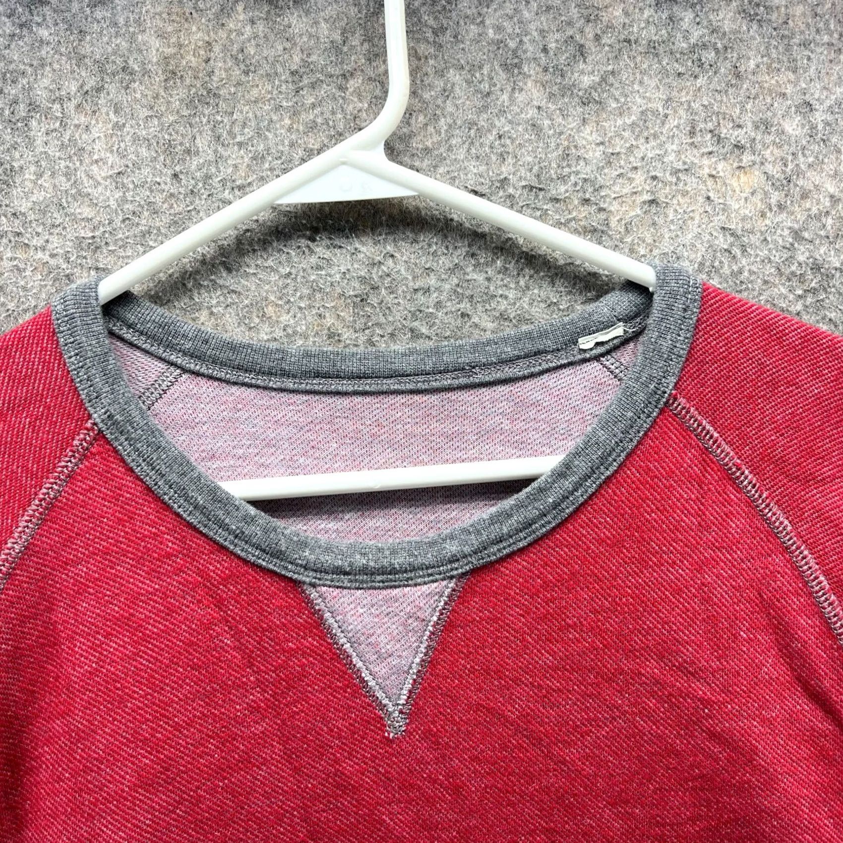 Tommy Bahama VINTAGE Tommy Bahama Sweater Mens Large Red Grey Adult Pullover Crewneck Fleece Size US L / EU 52-54 / 3 - 2 Thumbnail
