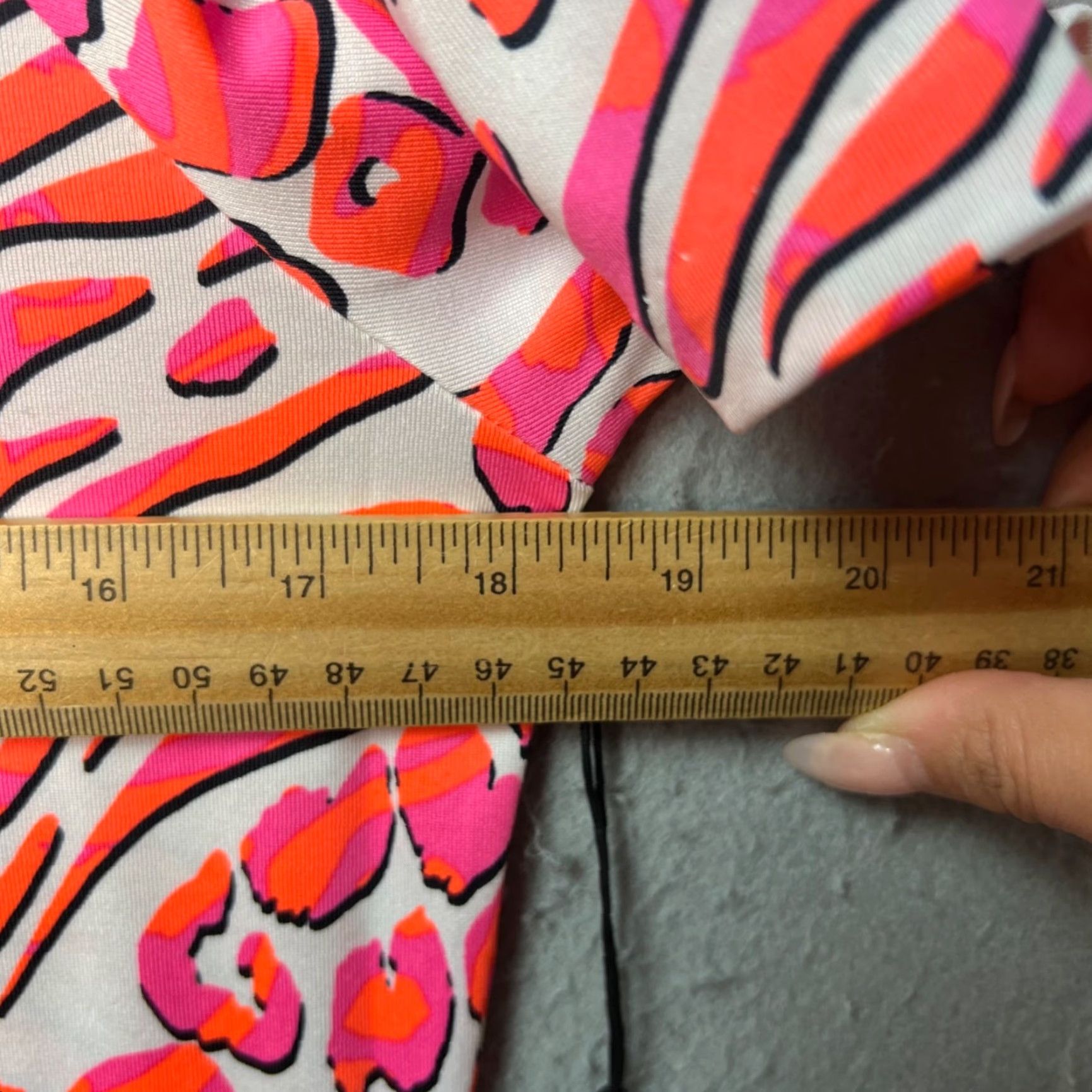 Vintage Tail Athletic Top Shirt Women Small Pink Orange Animal Print 1/4 Zip UPF 50+ Short Sleeve Summer Spring Fall Activewear Size S / US 4 / IT 40 - 6 Thumbnail