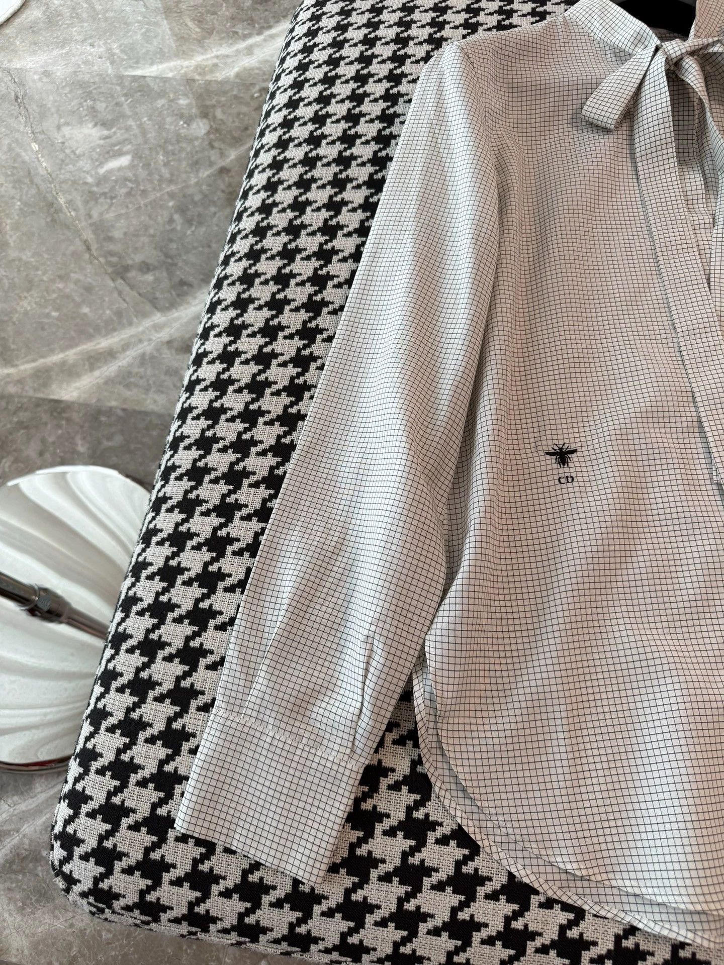 Dior Dior Silk Ribbon Bee Embroidery Classic Shirt, Size 34, New Size XS / US 0-2 / IT 36-38 - 5 Thumbnail