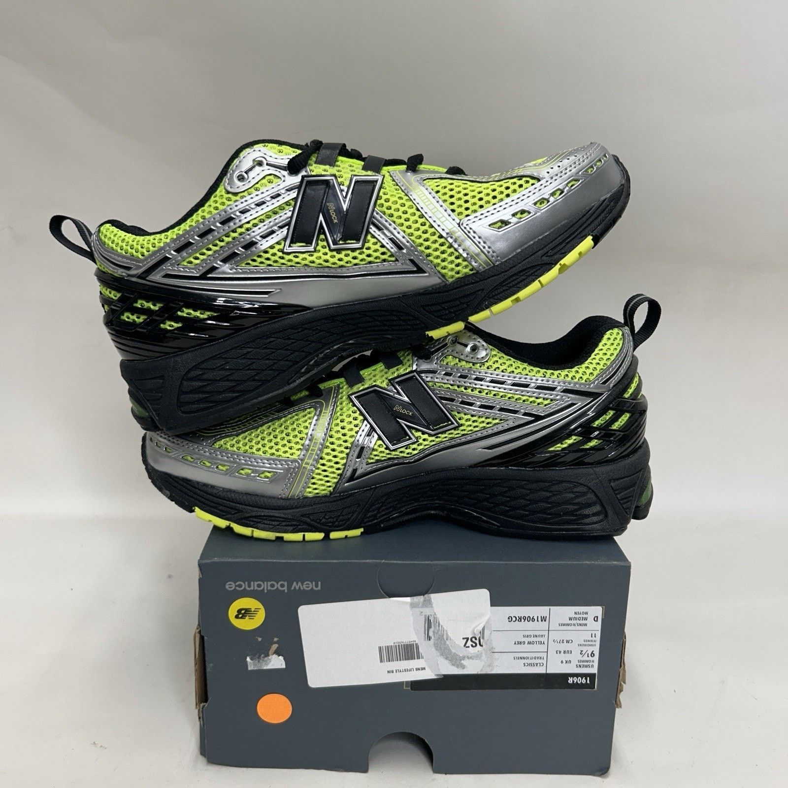 New Balance New Balance 1906R “Volt Black Silver” M1906RCG Size US 9.5 / EU 42-43 - 3 Thumbnail